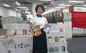 國臺圖首位駐館作家王瓊玲 分享戲曲改編幕後故事