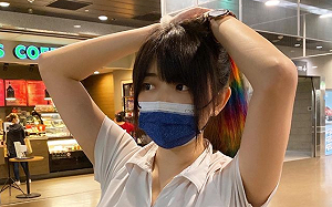 「超兇馬尾妹」淋濕搭捷運！本人曝光為超人氣抖音網紅