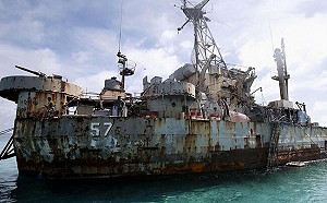 中國海警「水砲攻擊」菲律賓運補船 仁愛暗沙「坐灘」艦再掀波瀾