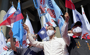 傅崐萁為何保送回黨?黃暐瀚籲朱立倫說明:一直跳針無法弭平雜音