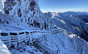 明南方雲系移入水氣增！氣象局：高山有望現霧淞、降雪