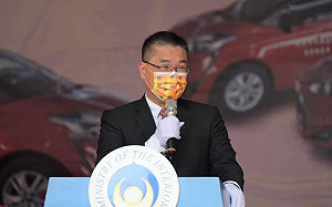 球棒無辜!徐國勇拋「球棒實名制」  熱議度遠勝公投說明會表現