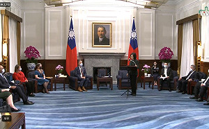 蔡英文接見美眾議員:進一步開放美豬 政策穩定更增互信