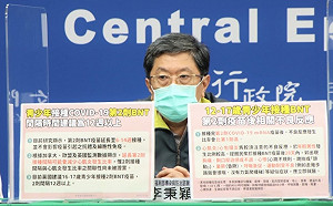武漢肺炎》青少年打第二劑BNT憂心肌炎?李秉穎:間隔拉長可降低發生率