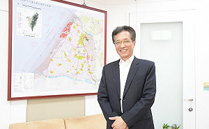 彰中人是哈巴狗？他質問王惠美縣長：這樣的副縣長，適任嗎？