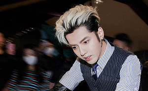 吳亦凡表哥公司遭爆欠稅!網一看金額傻眼:以為少打1個萬