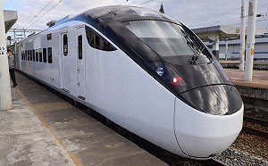 試乘台鐵EMU3000列車!王國材:明年春節將有5列投入東部疏運
