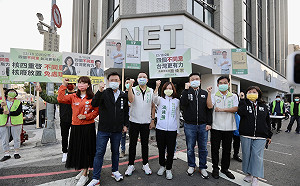 公投倒數 趙天麟率小英志工團早市衝刺四個不同意