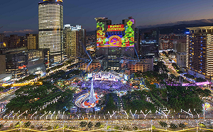 新北歡樂耶誕城巨星演唱會熱鬧開唱   新主燈光雕秀首映