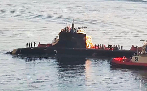 南海撞擊後受損畫面首度曝光 康乃狄克號出現加州 整個聲納罩不見了