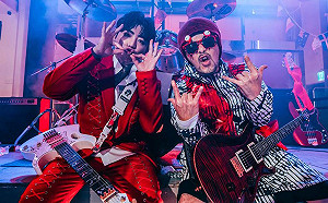 與謝和弦合唱〈揪你出去玩〉觀看破百萬！黃明志不開心：新歌被黃標