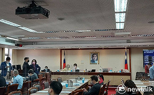 不滿陳吉仲臨時請假 林為洲宣布內委會休息