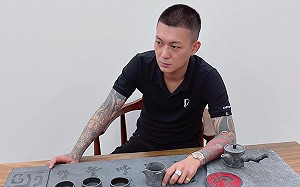 暴利？面膜「1片40」遭嗆太貴！鳳梨發全黑圖回擊：腦子有洞