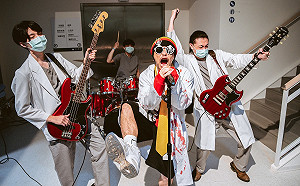 〈揪你出去玩〉遭黃標！黃明志：「中國發明超級病毒」畫面被認定假新聞