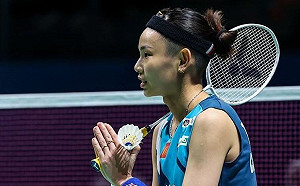 再遇宿敵辛度！世界球后戴資穎連2勝 首闖羽球世錦4強