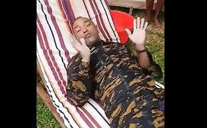 (影)馬達加斯加直升機海上墜毀 部長游12小時獲救：我的死期還沒到