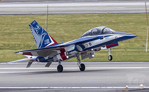 照著節奏走！國機國造 「勇鷹」1102量產機飛交