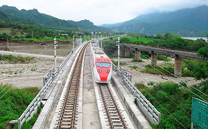 花東鐵路雙軌化明年底動工！2027年通車「區間車少坐45分鐘」