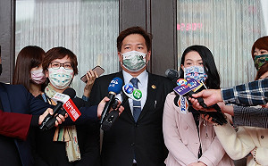 總預算逕付二讀 民眾黨團：盼退回委員會 藍綠別太多政治算計