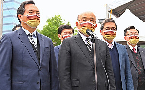 楊文科質疑竹竹合併升格「有這麼急嗎？」 蘇揆：迫不及待