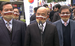 並非沒前例可循！107年軍公教加薪3%就曾併年終獎金補發