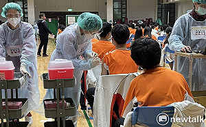 學生BNT疫苗第二劑接種 鄭文燦：全市寒假前完成入校接種