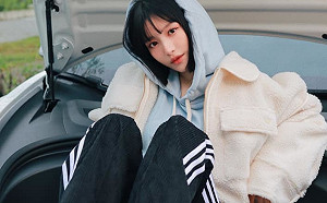 聖誕女神！蔡瑞雪身穿聖誕小禮服 狂曬誘人白皙美腿