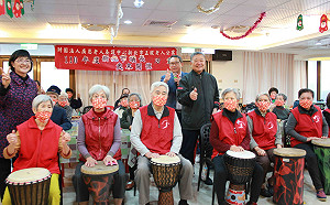 新北議長蔣根煌率議員耶誕前夕送暖社福機構