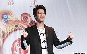 王力宏隔離出關了？飯店回應了