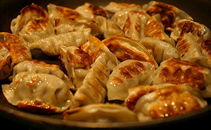 鍋貼煎餃有差？除形狀這2處也不同