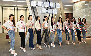 台灣小姐佳麗參訪郵政博物館高雄館  為2022台灣燈會宣傳熱身