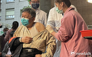 接種第三劑疫苗防Omicron 柯文哲直呼：好像有比較痛