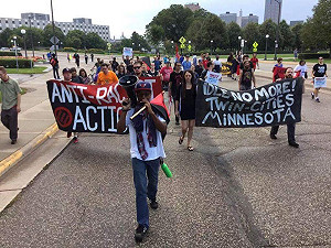 非裔民團號召黑色聖誕節 抗議種族歧視