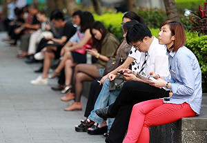 盧燕俐觀點》藍綠兩黨，誰能解決低薪問題？