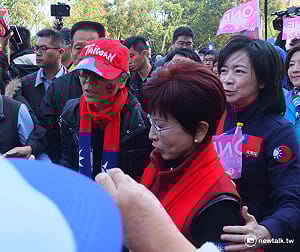 與周美青帶隊遊行  柱柱姐：把怨氣都放下