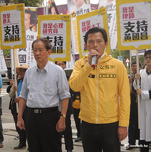 選前負面新聞無效 黃國昌打敗李慶華進國會