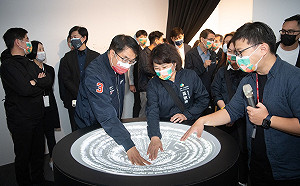 好厝邊 黃敏惠接待台南市長黃偉哲參訪台灣設計展