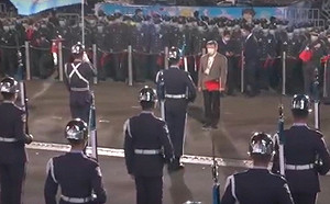 柯文哲非一人罰站 總統府澄清：陳菊、游錫堃也一起站