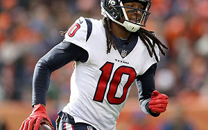 比賽到一半憤然脫下球衣離席! 美式足球教練回：「他」不再是海盜了 好嗎？