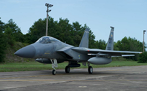 針對中國？！陸媒爆沖繩嘉手納駐日美軍F-15C戰機加掛IRST「軍團莢艙」