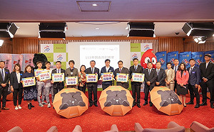 陳其邁籲民眾響應捐血月 集滿3點還可兌換黑熊紀念傘