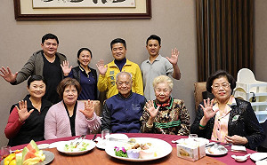 柯爸柯媽不期而遇顏寬恒? 四叉貓再發酸文第4彈還原「巧遇的距離」