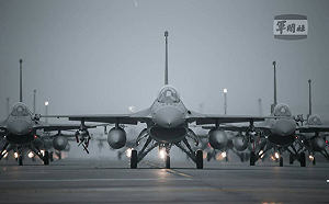 「大象漫步」在嘉義！F-16V展雄姿 單價1200萬JHMCS頭盔「看到哪打到哪」