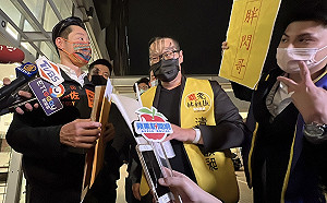 罷昶團體化閃靈妝下戰帖 林昶佐收下挑戰書