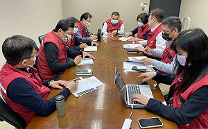 桃園再爆確診！侯友宜：新北即起「不分室內外」拍照、唱歌必戴口罩