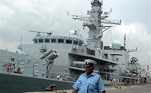 罕見！英國防部證實俄潛艇撞英軍艦 消息人士：像一個故意的警告