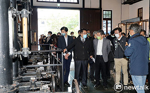 台南水道將屆百年 黃偉哲陪文化部長視察百歲慶典籌備計畫