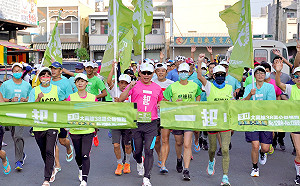海線路跑 趙天麟領跑友從湖內到茄萣踩線科技廊道