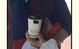 （影）中二補選亂象曝光！大媽拿裝有針孔的咖啡杯疑「監票」