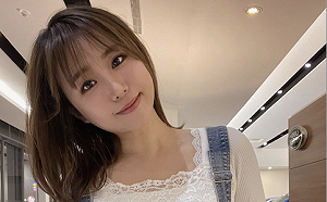 茵聲辣穿「華燈風」比基尼 網狂讚：越來越漂亮